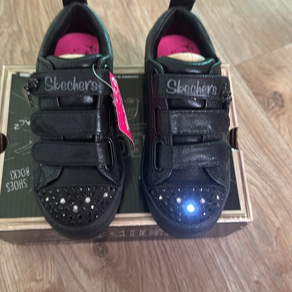 Light up sneakers - Picture 2 of 6